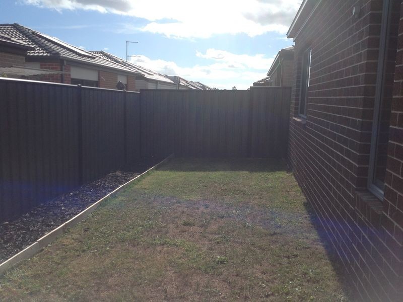 5 Rhinelander Close, Clyde North VIC 3978