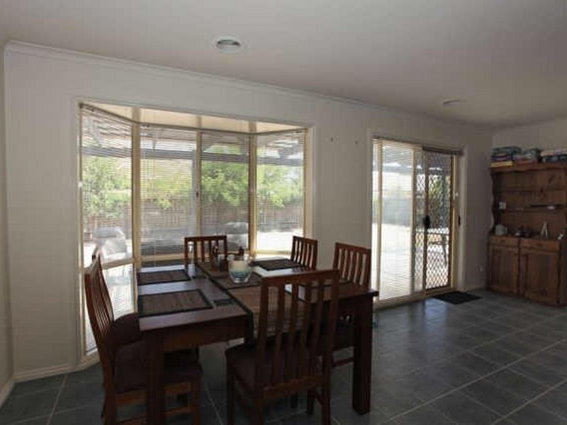 89 Oaklands Way, Pakenham VIC 3810