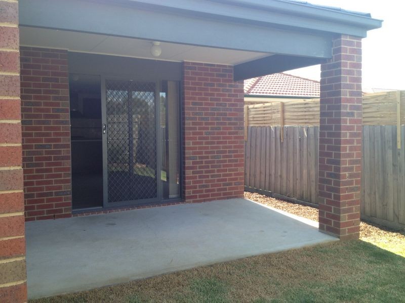 72 Pommel Street, Pakenham VIC 3810