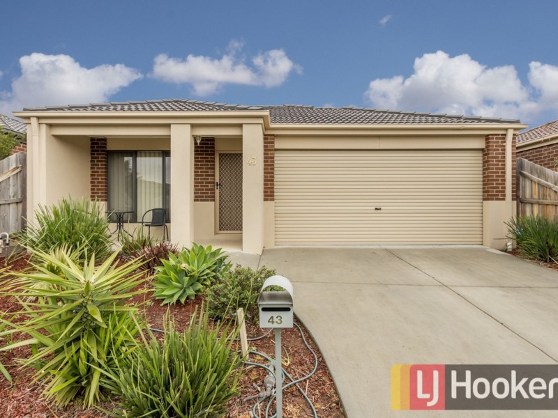 43 Pommel Street, Pakenham VIC 3810
