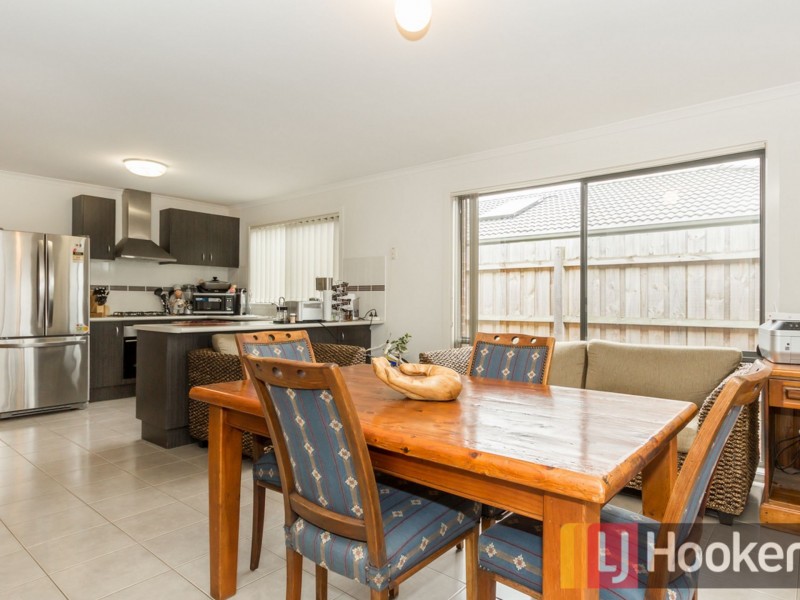 43 Pommel Street, Pakenham VIC 3810