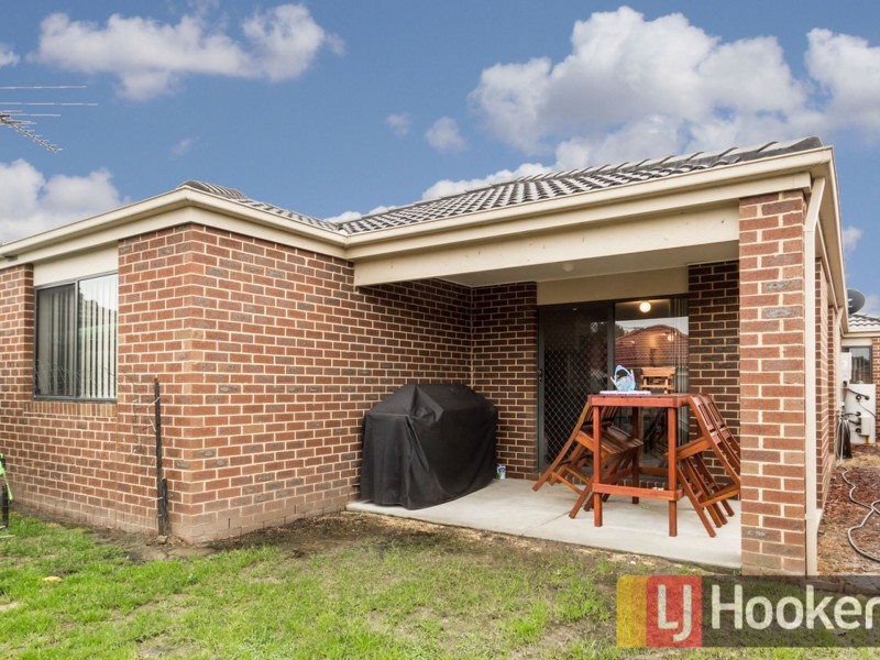 43 Pommel Street, Pakenham VIC 3810