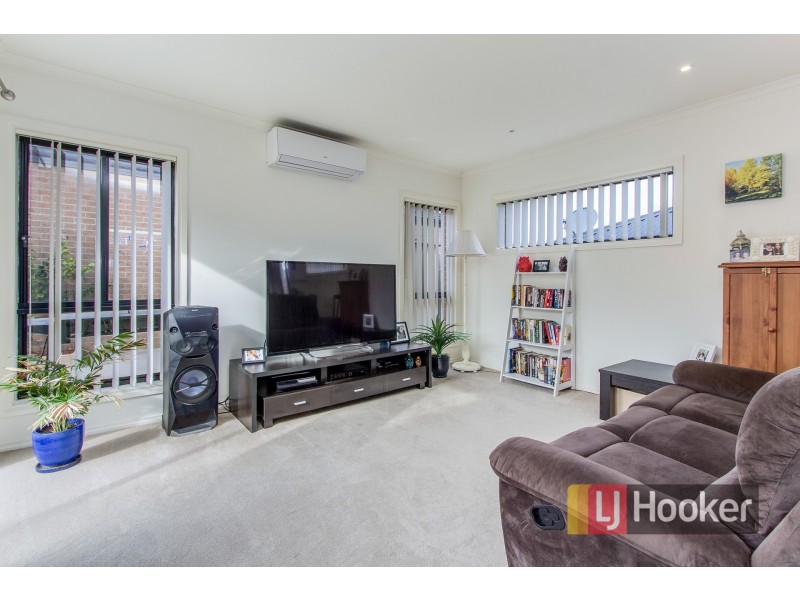 8/103 Army Road, Pakenham VIC 3810