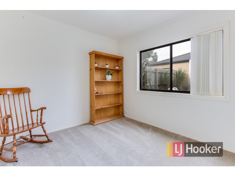 8/103 Army Road, Pakenham VIC 3810