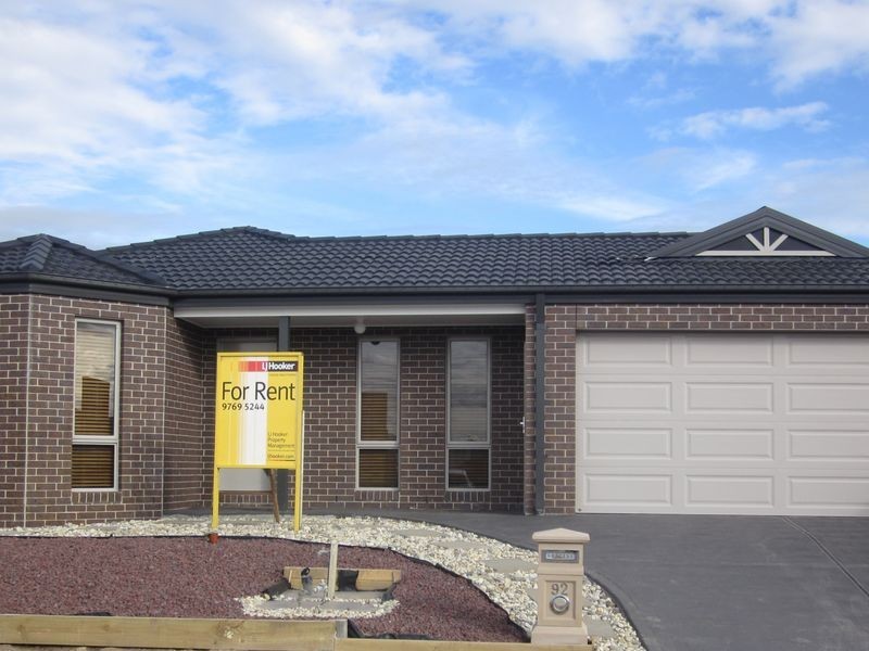 92 Gallery Way, Pakenham VIC 3810