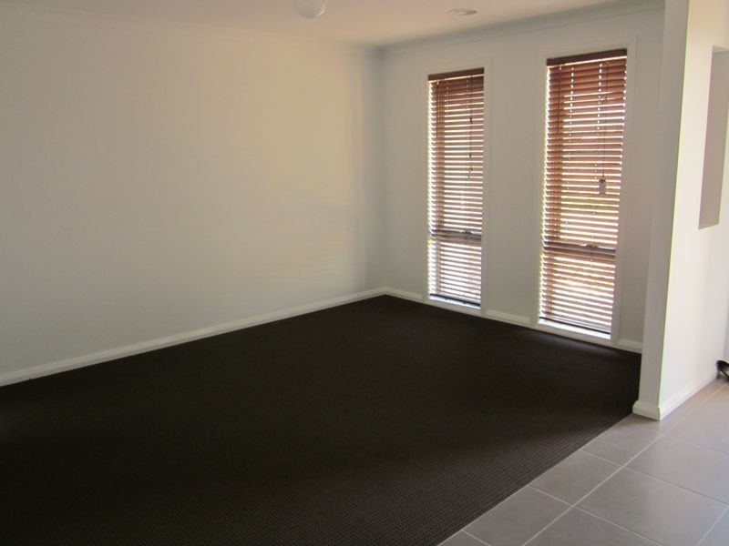 92 Gallery Way, Pakenham VIC 3810