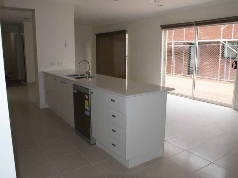 29 Park Orchard Drive, Pakenham VIC 3810