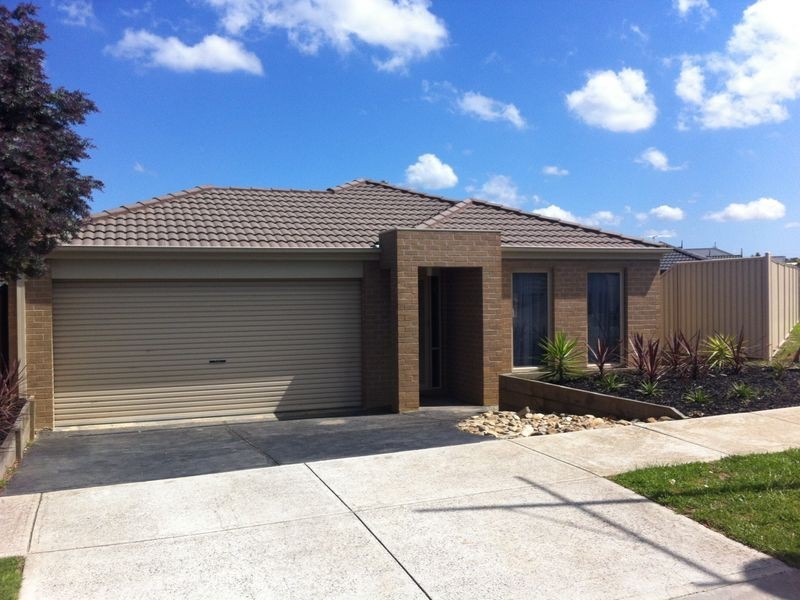 22 Tyrone Avenue, Pakenham VIC 3810