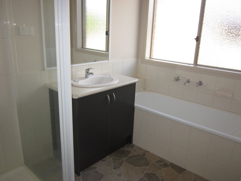 22 Tyrone Avenue, Pakenham VIC 3810