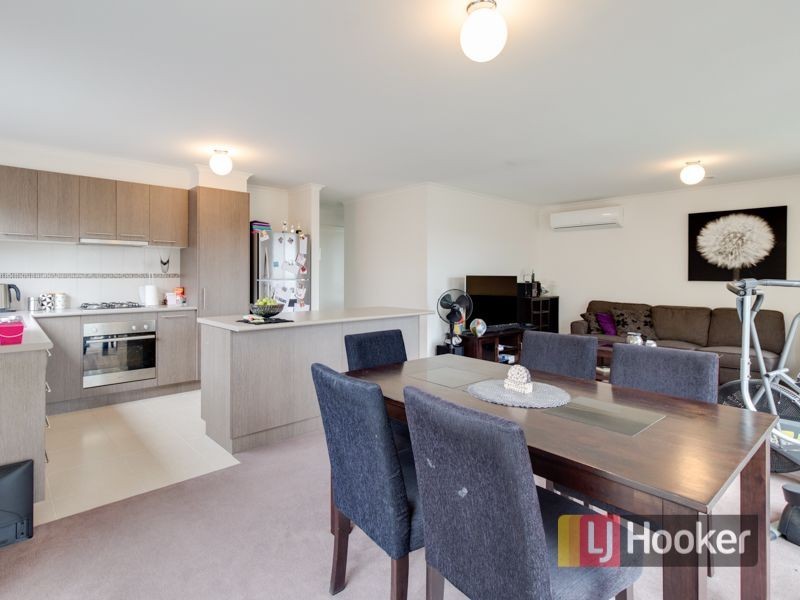18/107 Army Road, Pakenham VIC 3810