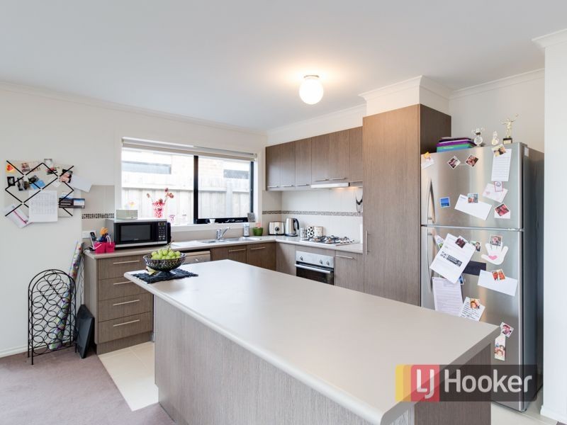 18/107 Army Road, Pakenham VIC 3810
