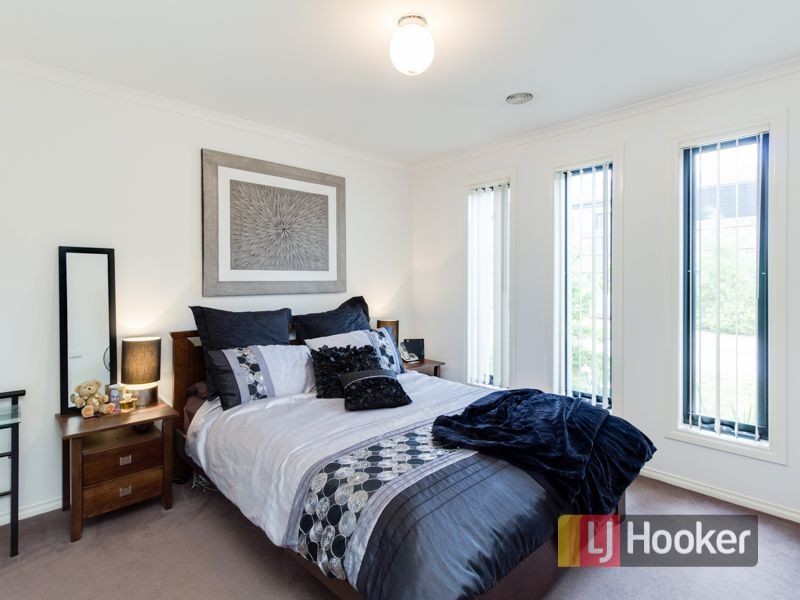 18/107 Army Road, Pakenham VIC 3810
