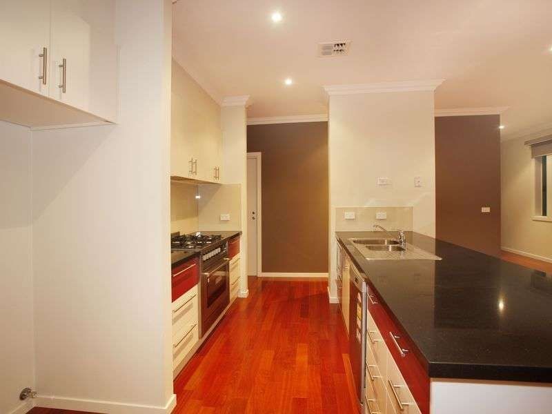 4/16-20 Cormorant Parade, Pakenham VIC 3810