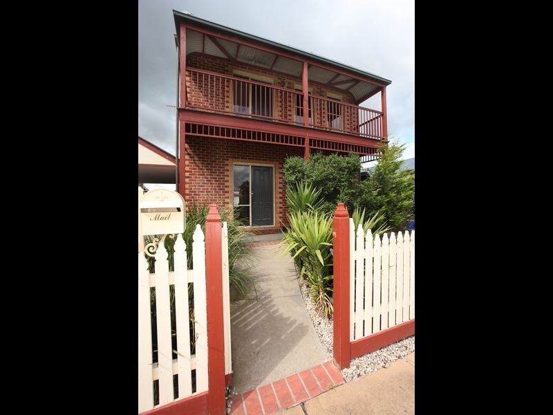 10 Spring Circuit, Pakenham VIC 3810