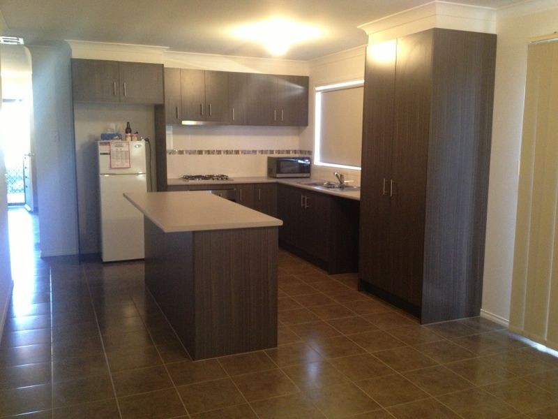 14 McClenaghan Place, Pakenham VIC 3810