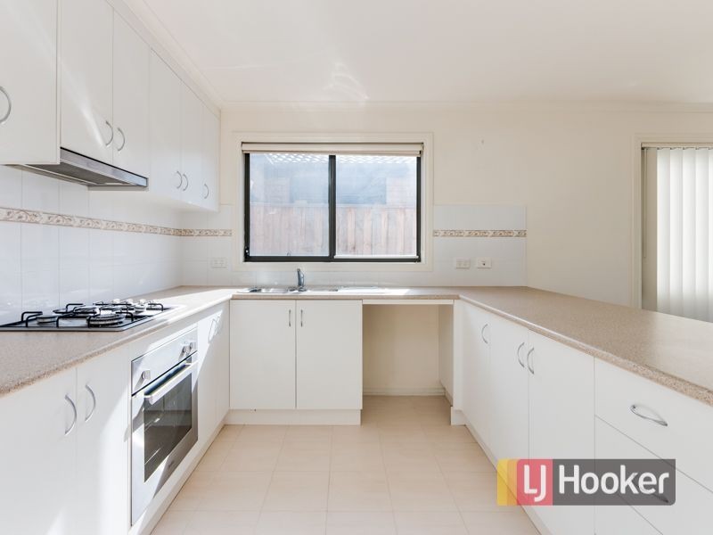 13/7 Syme Road, Pakenham VIC 3810