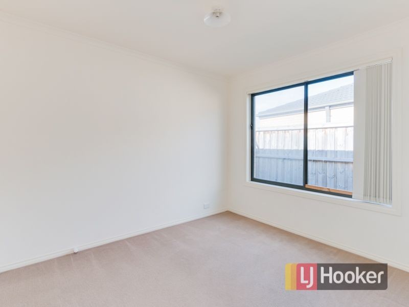 13/7 Syme Road, Pakenham VIC 3810
