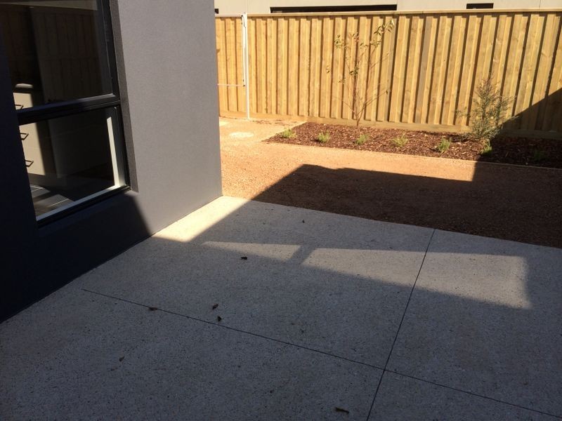 11 Hammond Crescent, Officer VIC 3809