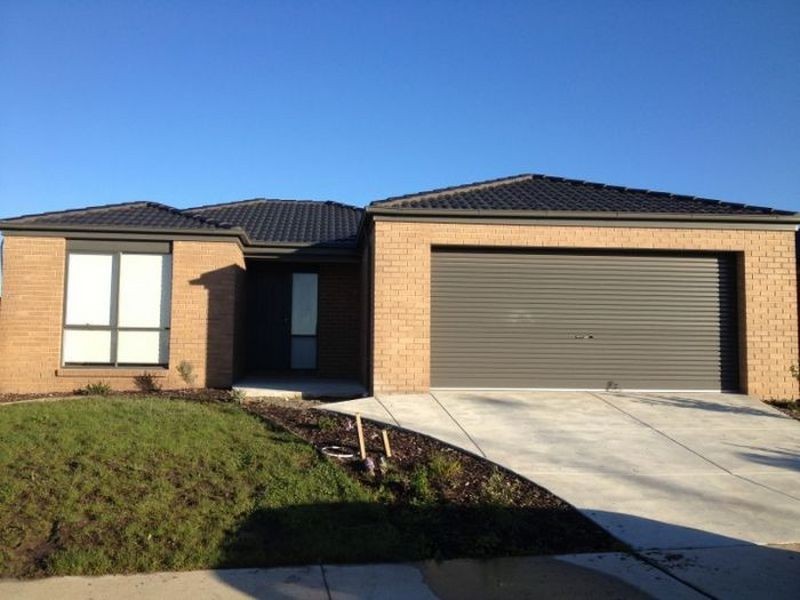 67 Henry Road, Pakenham VIC 3810