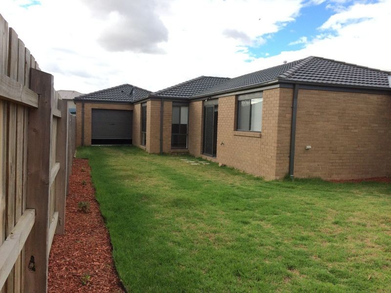 67 Henry Road, Pakenham VIC 3810