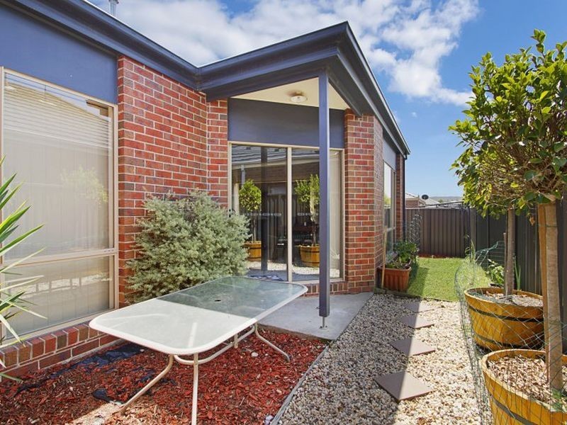 14 Fairchild Place, Pakenham VIC 3810