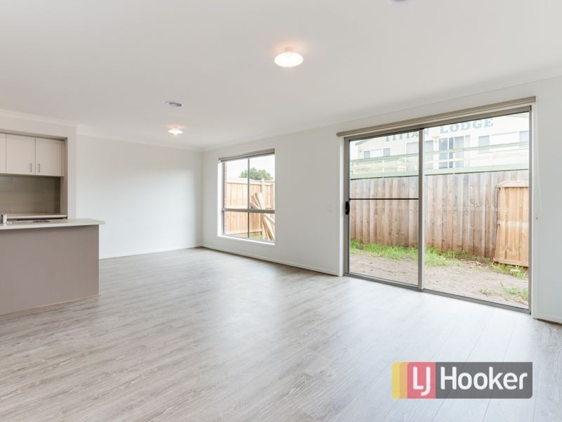 19 Arlington Avenue, Pakenham VIC 3810