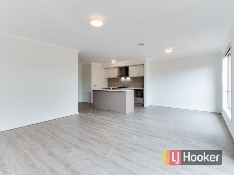 19 Arlington Avenue, Pakenham VIC 3810