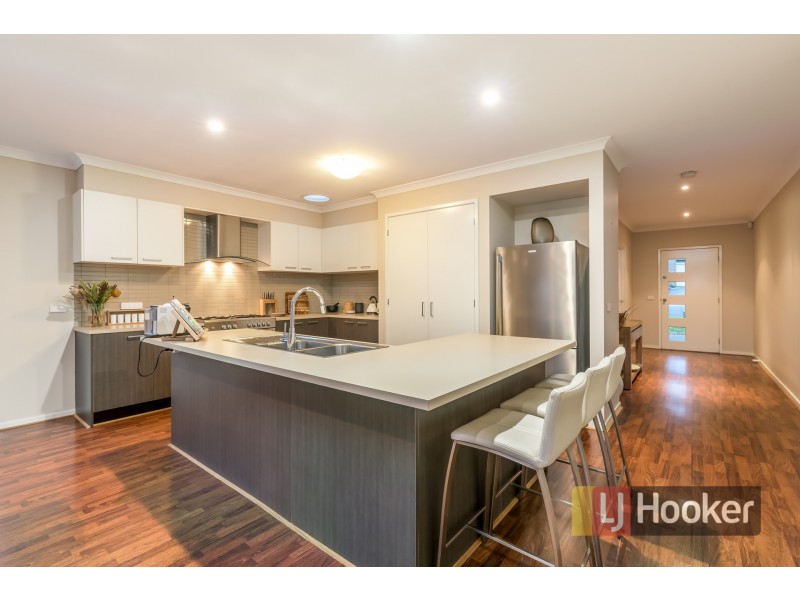 8 Perry Court, Pakenham VIC 3810