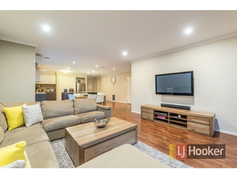 8 Perry Court, Pakenham VIC 3810