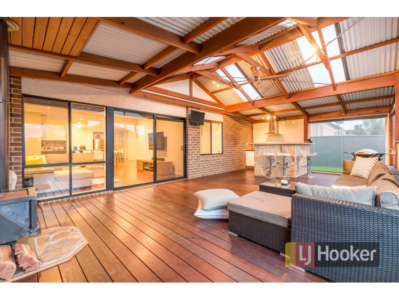 8 Perry Court, Pakenham VIC 3810