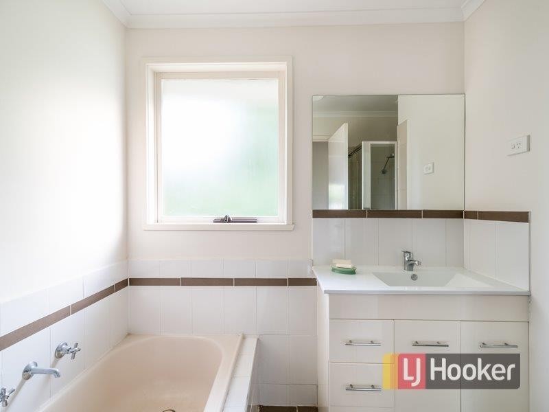 41 Ahern Road, Pakenham VIC 3810