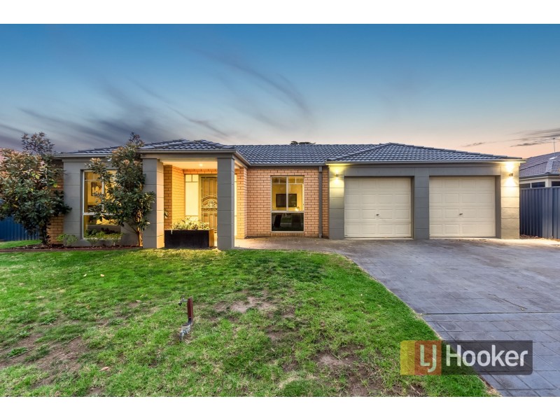 44 Scarlet Crescent, Pakenham VIC 3810