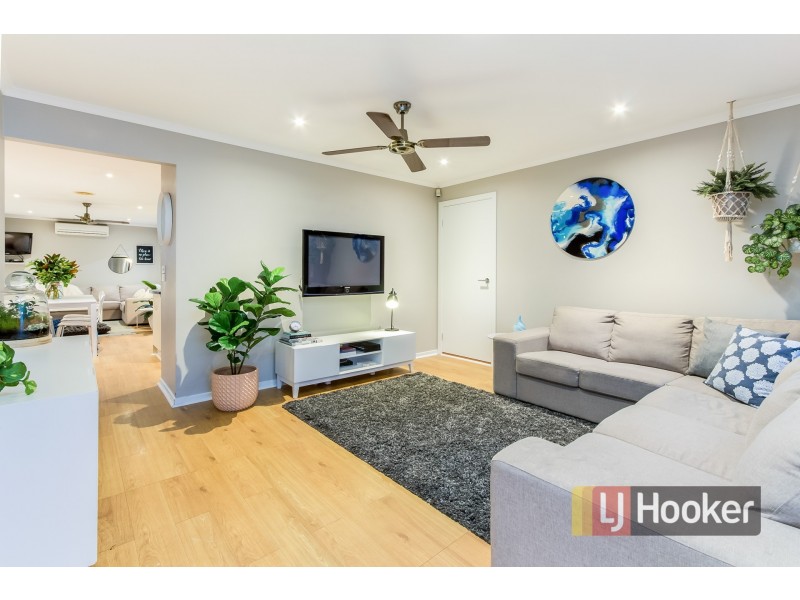 44 Scarlet Crescent, Pakenham VIC 3810