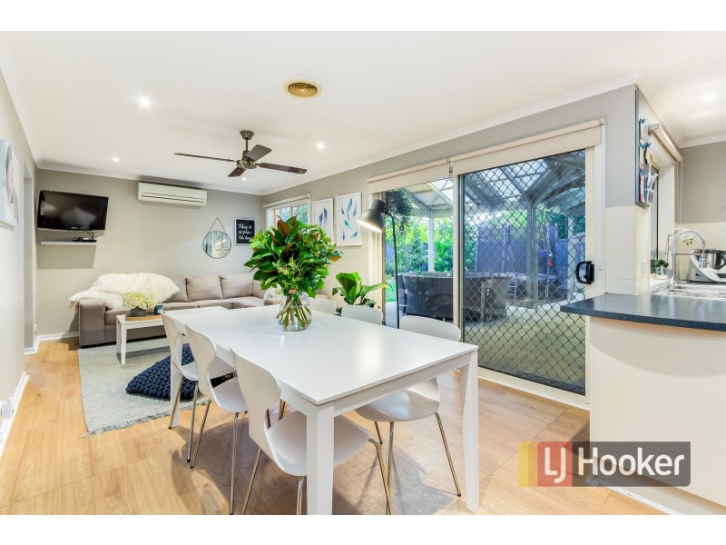 44 Scarlet Crescent, Pakenham VIC 3810