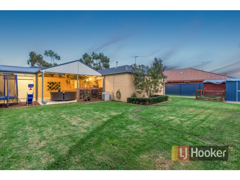 44 Scarlet Crescent, Pakenham VIC 3810
