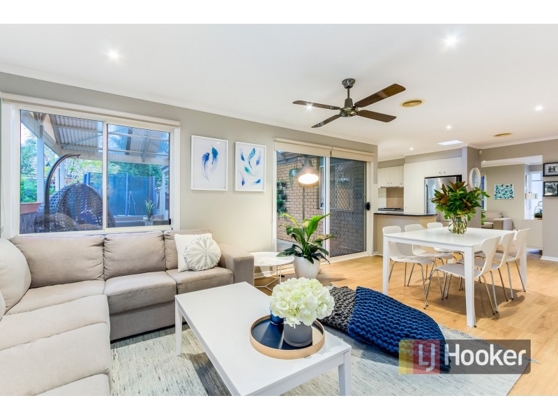 44 Scarlet Crescent, Pakenham VIC 3810