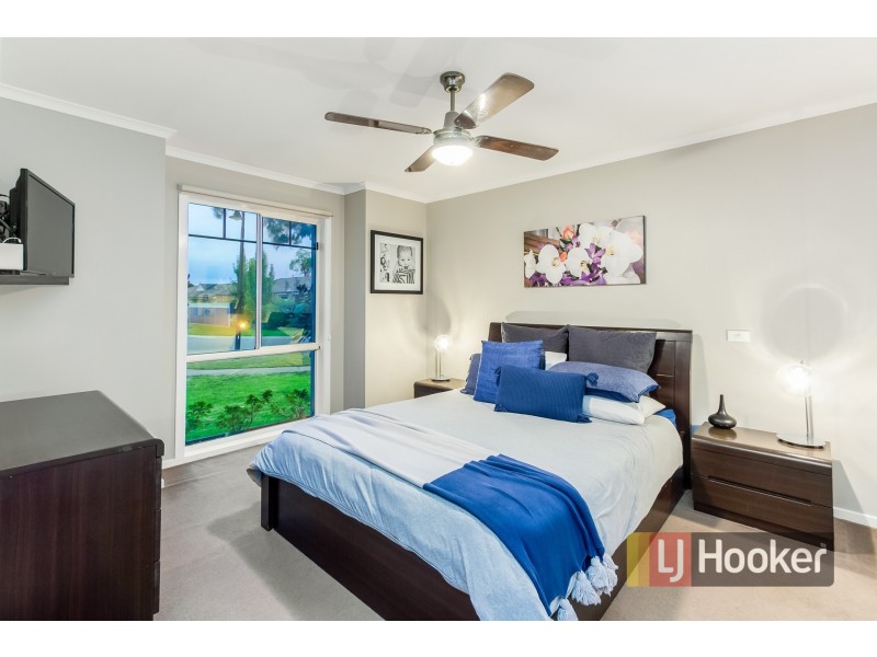 44 Scarlet Crescent, Pakenham VIC 3810