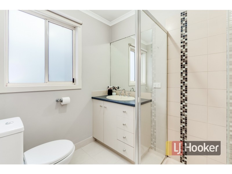 44 Scarlet Crescent, Pakenham VIC 3810