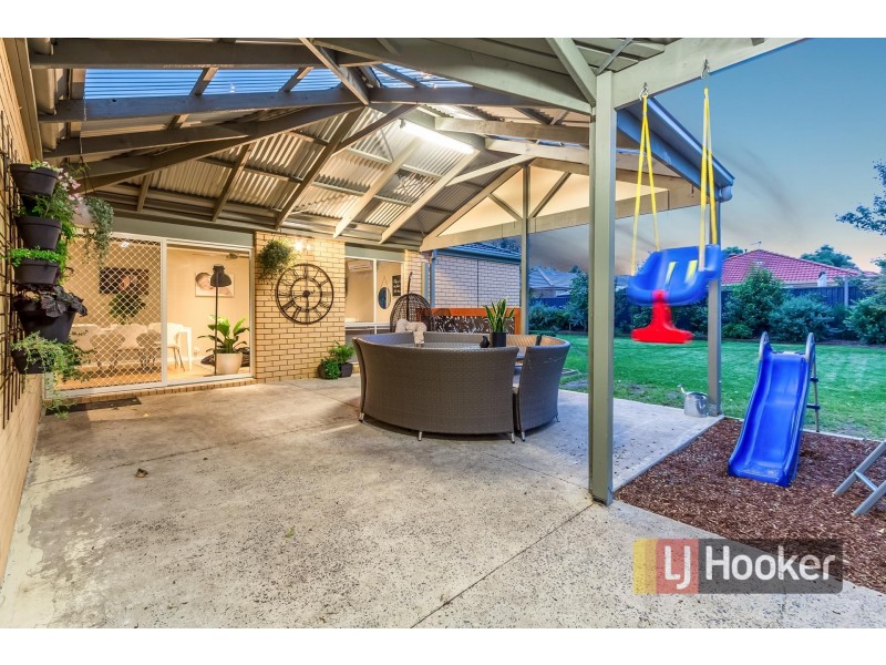 44 Scarlet Crescent, Pakenham VIC 3810