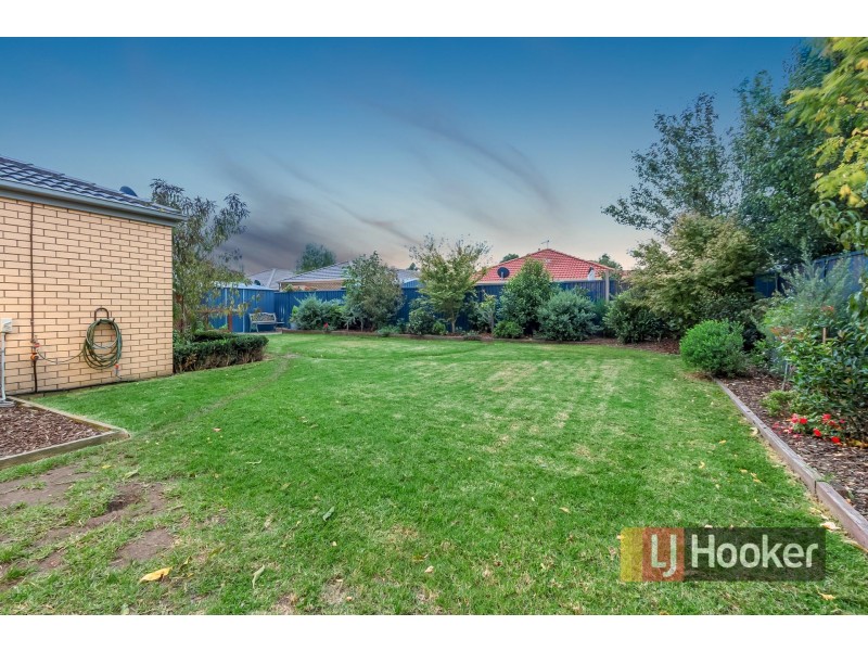 44 Scarlet Crescent, Pakenham VIC 3810