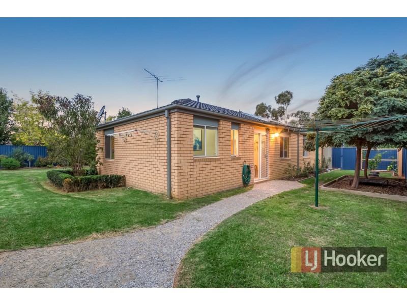 44 Scarlet Crescent, Pakenham VIC 3810