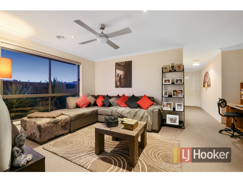 13 Albert Circuit, Pakenham VIC 3810