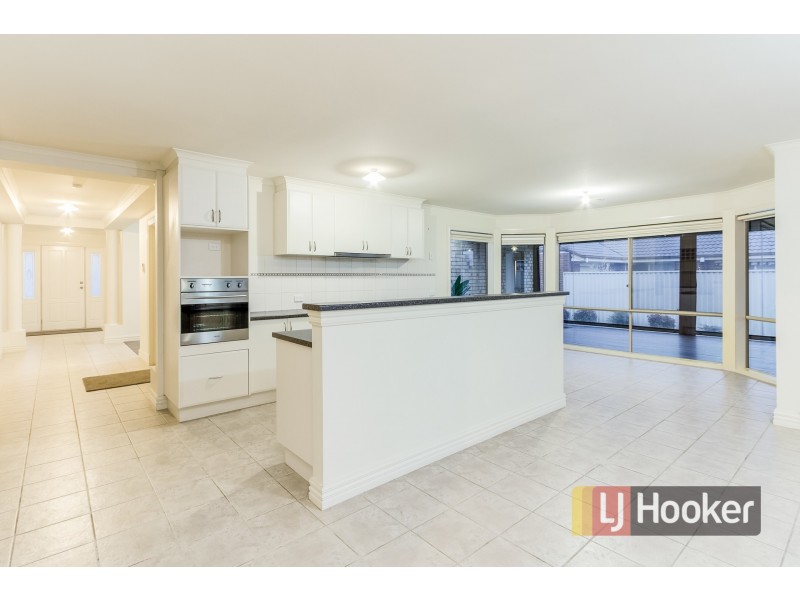 9 Willowbank Pocket, Pakenham VIC 3810