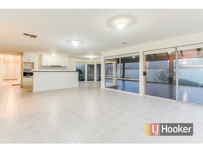 9 Willowbank Pocket, Pakenham VIC 3810