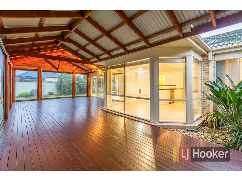 9 Willowbank Pocket, Pakenham VIC 3810