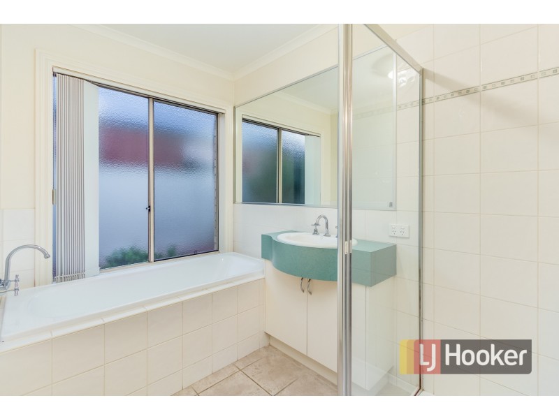 9 Willowbank Pocket, Pakenham VIC 3810