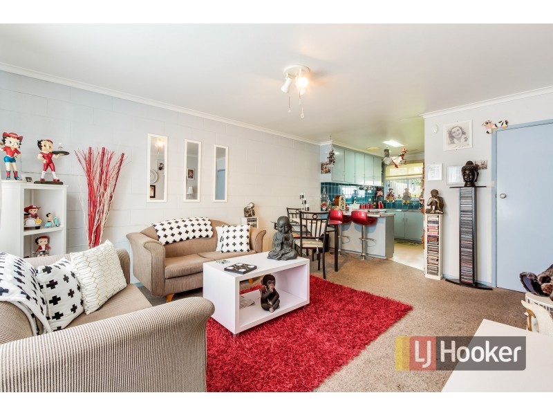 9/2-4 Charles Street, Pakenham VIC 3810