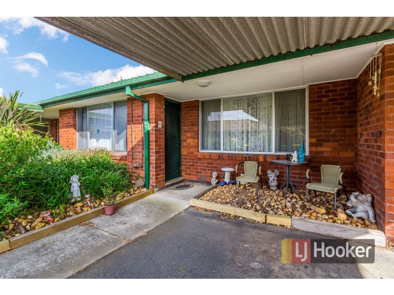 9/2-4 Charles Street, Pakenham VIC 3810