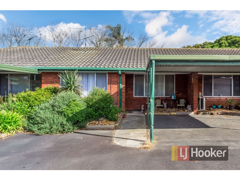 9/2-4 Charles Street, Pakenham VIC 3810