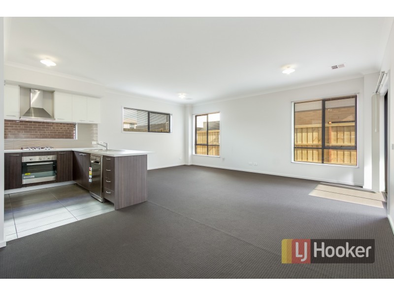 18 Nolan Crescent, Officer VIC 3809